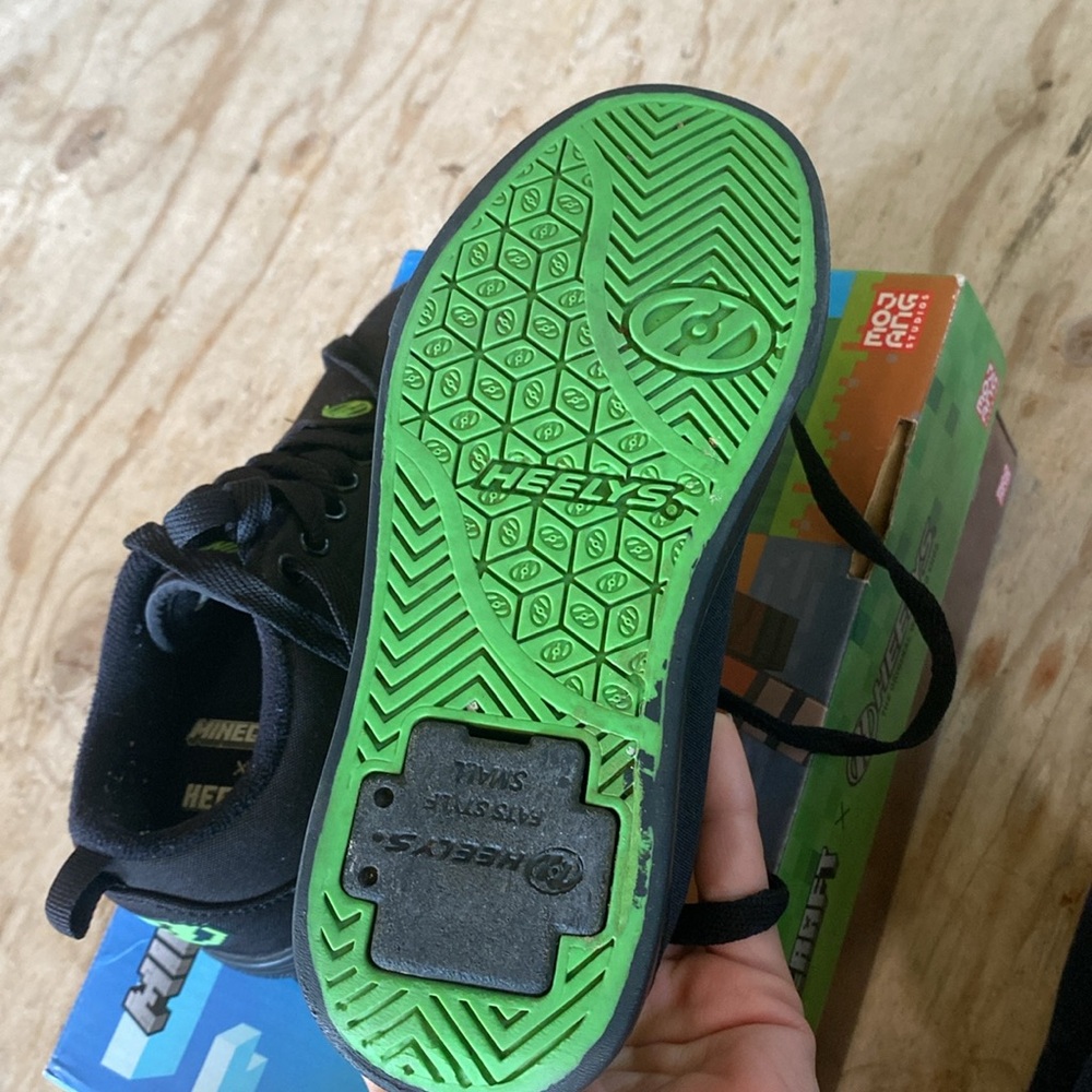 Minecraft Heelys - Picture 3 of 4